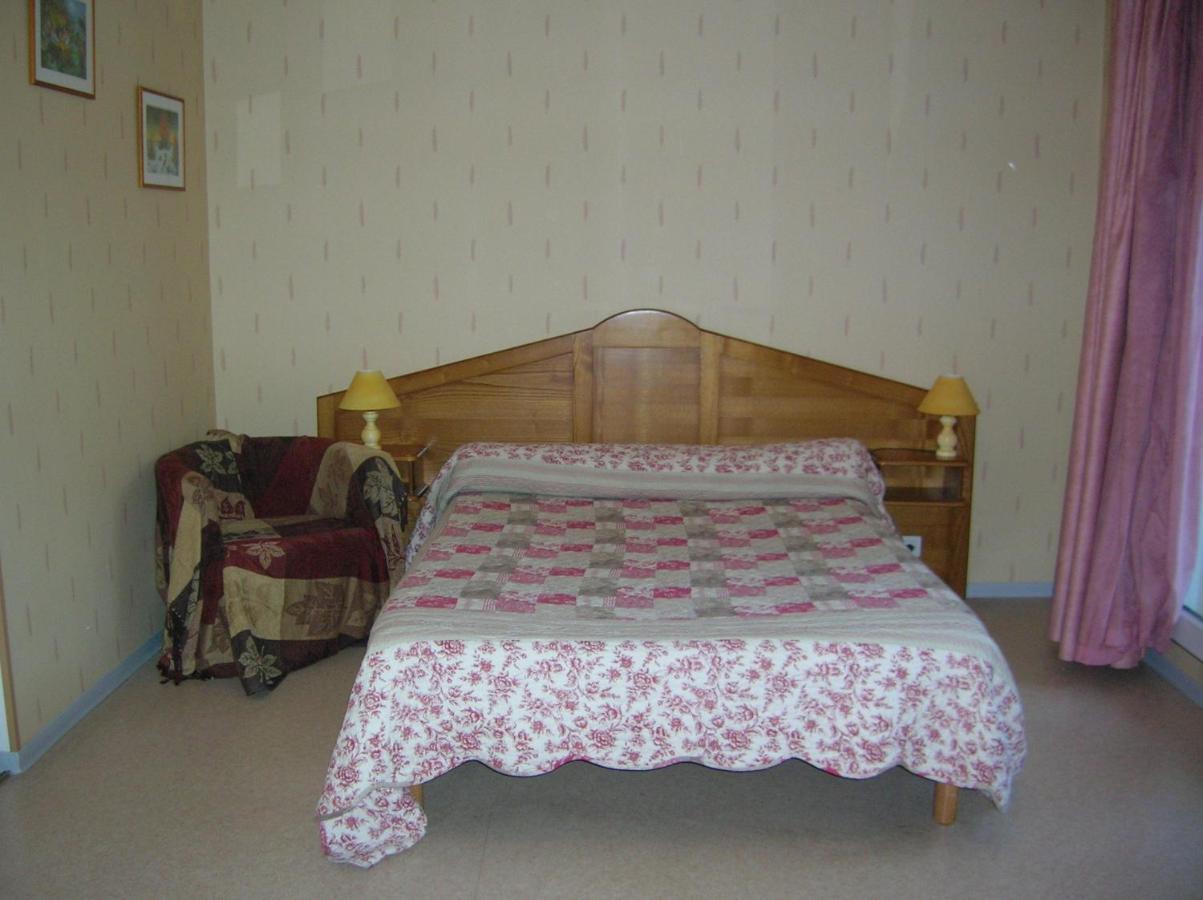 Les Berges Du Tarn Aparthotel Millau Room photo